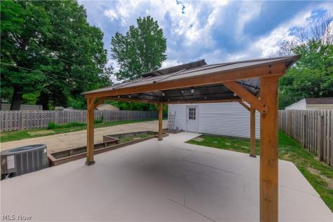 18526 Scottsdale Boulevard Shaker Heights OH 44122