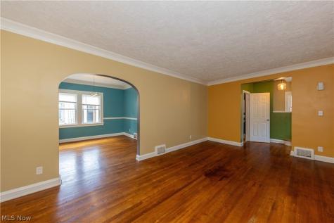 18526 Scottsdale Boulevard Shaker Heights OH 44122