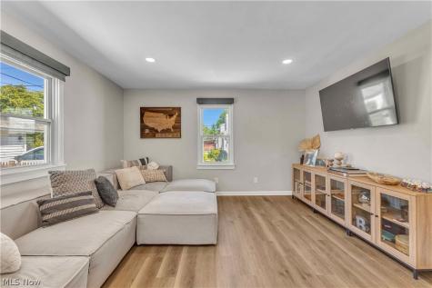 5700 E 141st Street Maple Heights OH 44137