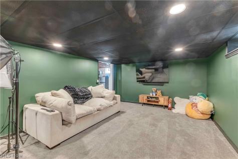 5700 E 141st Street Maple Heights OH 44137