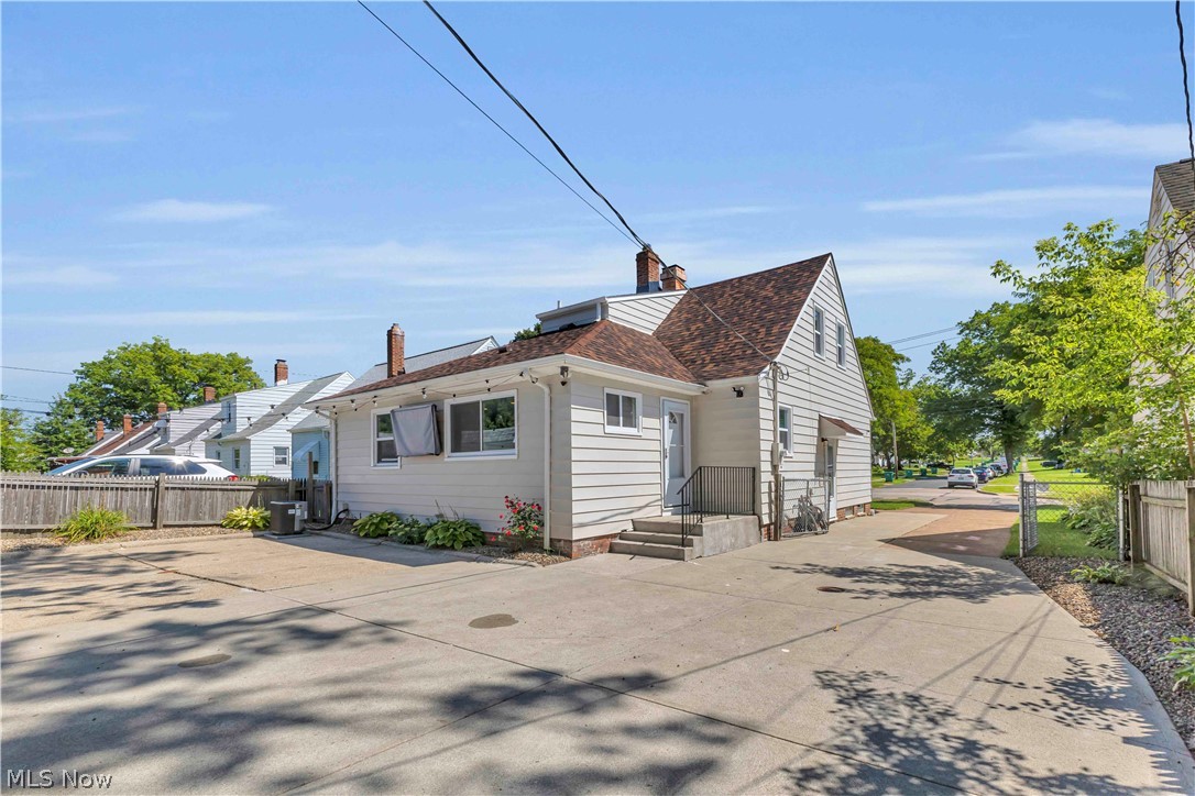 5700 E 141st Street Maple Heights OH 44137