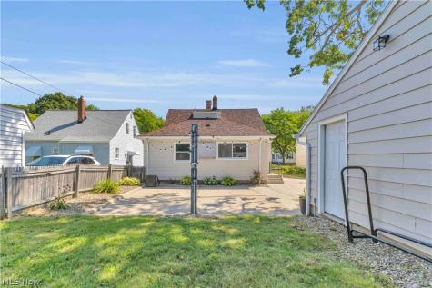 5700 E 141st Street Maple Heights OH 44137