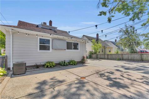 5700 E 141st Street Maple Heights OH 44137