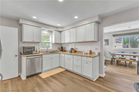 5700 E 141st Street Maple Heights OH 44137