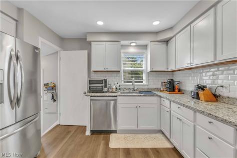 5700 E 141st Street Maple Heights OH 44137
