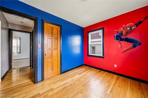 229 E 326th Street Willowick OH 44095