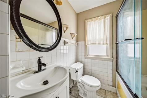 229 E 326th Street Willowick OH 44095