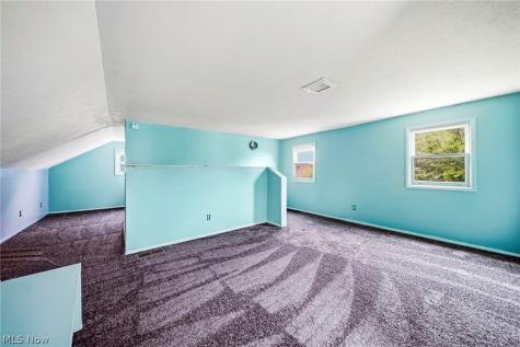 229 E 326th Street Willowick OH 44095