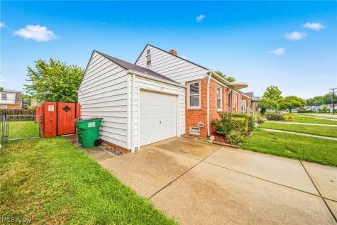229 E 326th Street Willowick OH 44095