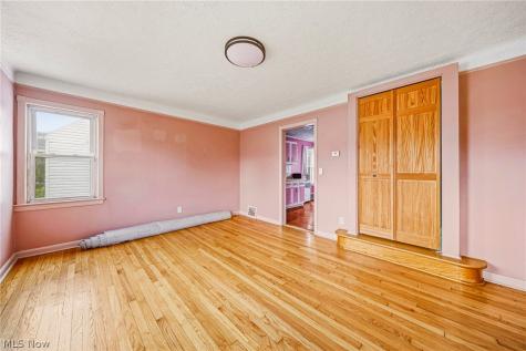 229 E 326th Street Willowick OH 44095