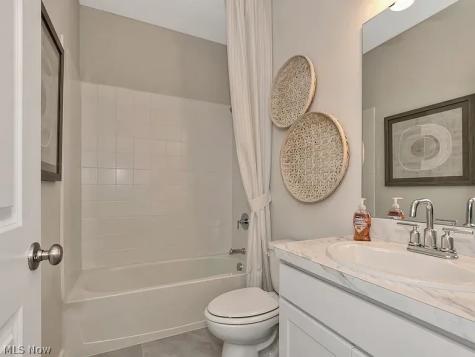 541 Cedar Wood Trail Elyria OH 44035