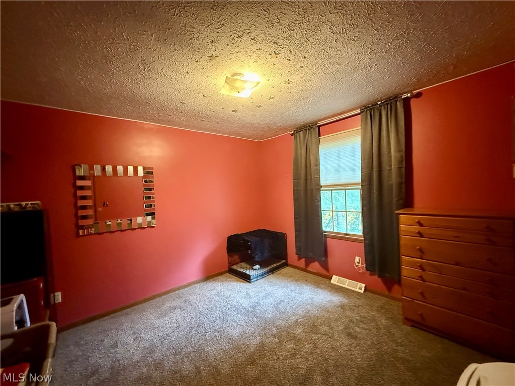 4239 State Route 39 NE New Philadelphia OH 44663