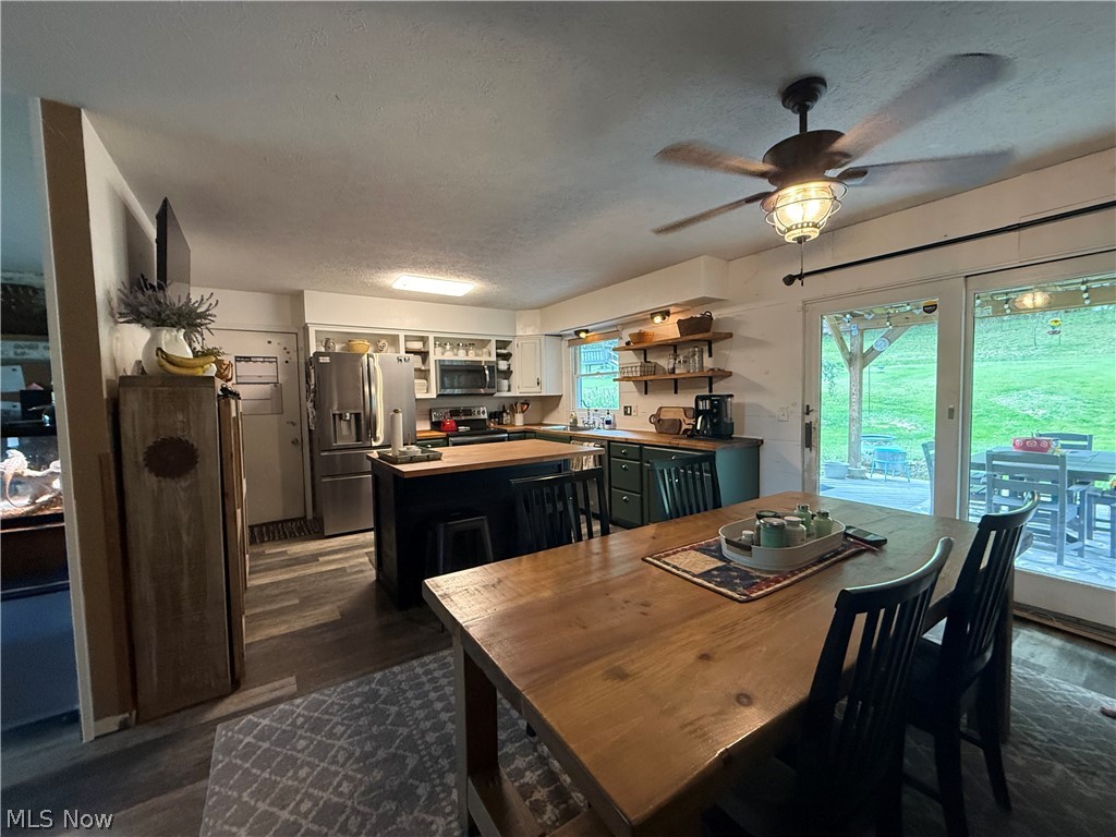 4239 State Route 39 NE New Philadelphia OH 44663