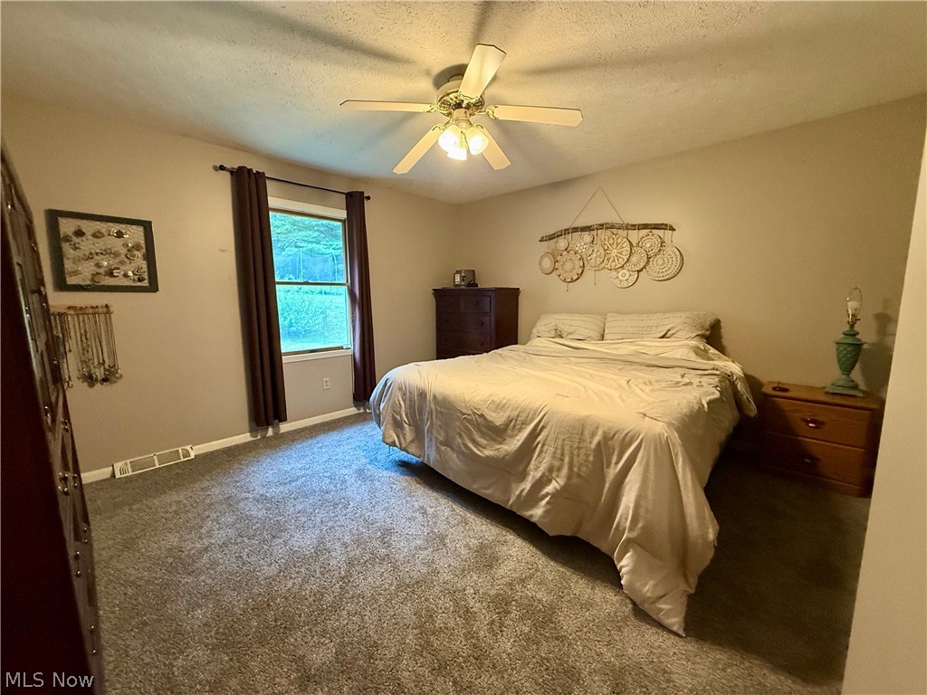 4239 State Route 39 NE New Philadelphia OH 44663