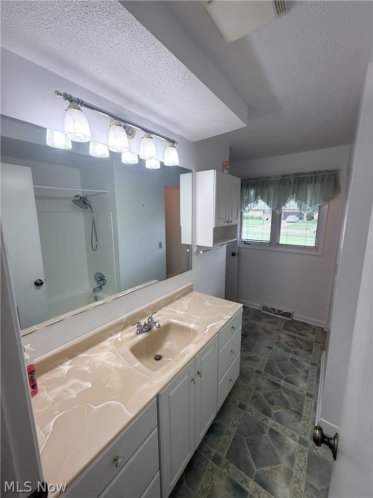 549 N Skyline Drive Seven Hills OH 44131