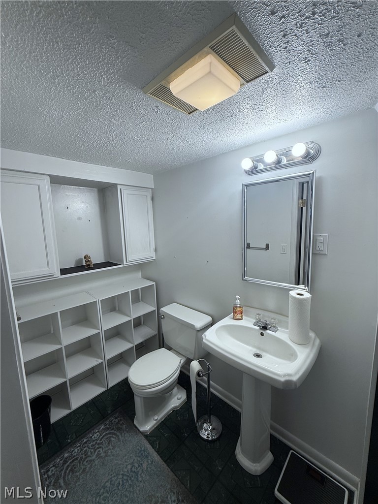 549 N Skyline Drive Seven Hills OH 44131