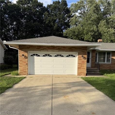 549 N Skyline Drive Seven Hills OH 44131