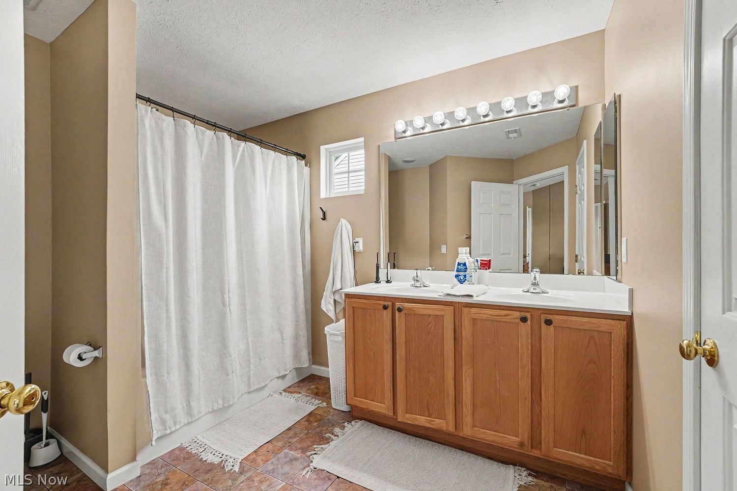 1487 Greenfield Lane Painesville OH 44077