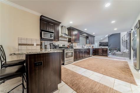 18903 Heritage Trail Strongsville OH 44136
