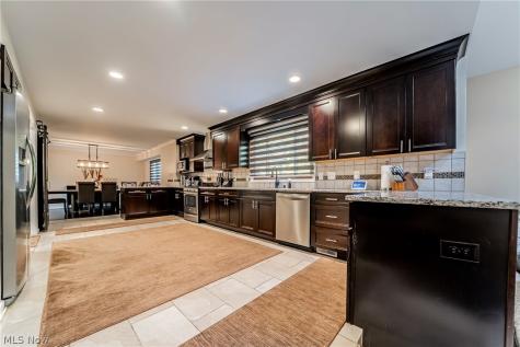 18903 Heritage Trail Strongsville OH 44136