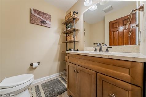 18903 Heritage Trail Strongsville OH 44136