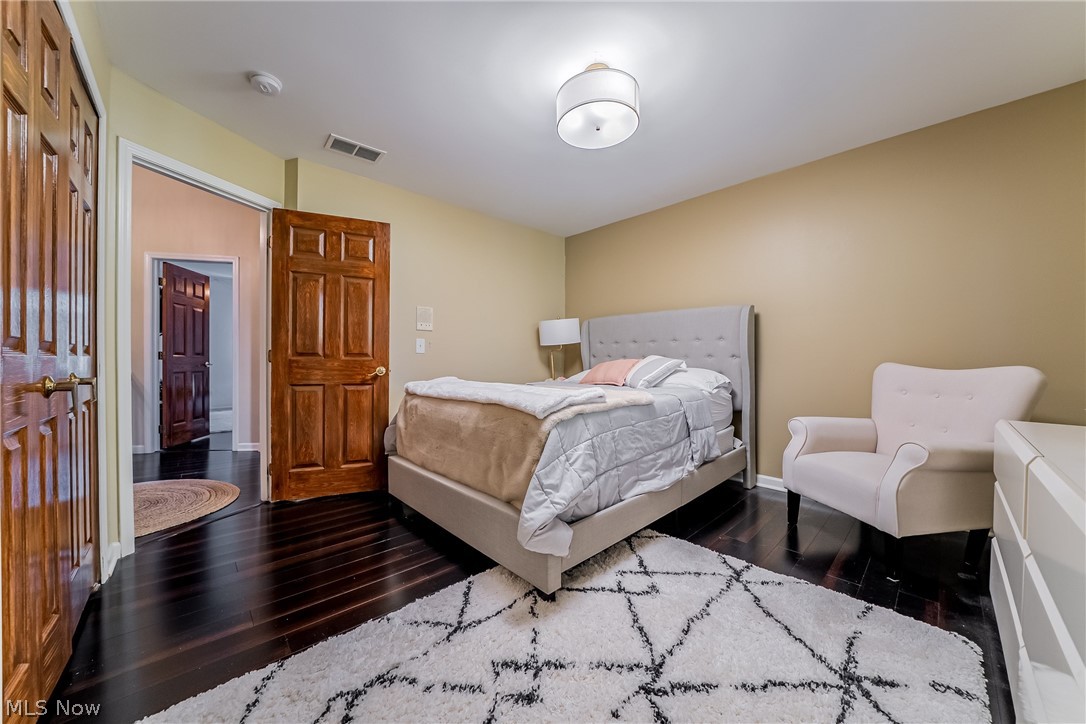 18903 Heritage Trail Strongsville OH 44136