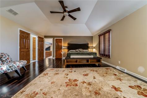 18903 Heritage Trail Strongsville OH 44136