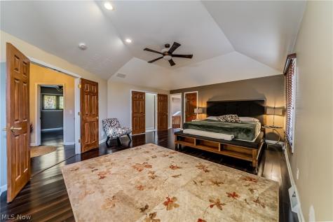 18903 Heritage Trail Strongsville OH 44136