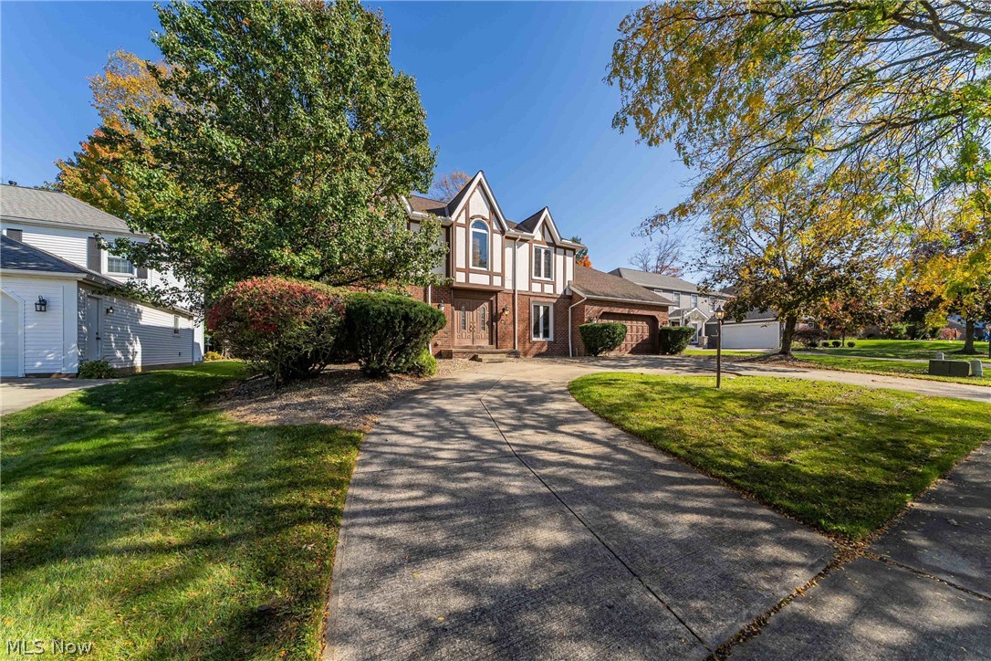 18903 Heritage Trail Strongsville OH 44136