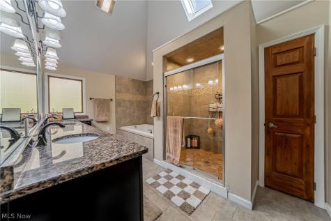 18903 Heritage Trail Strongsville OH 44136