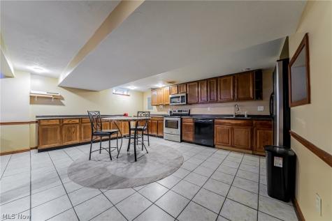 18903 Heritage Trail Strongsville OH 44136