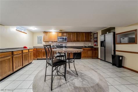 18903 Heritage Trail Strongsville OH 44136