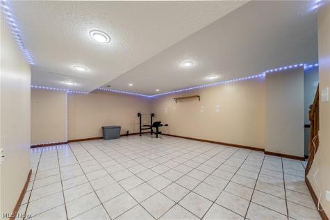 18903 Heritage Trail Strongsville OH 44136