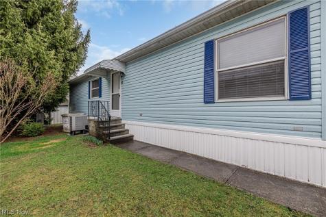 10 Corktree Drive Olmsted Twp OH 44138