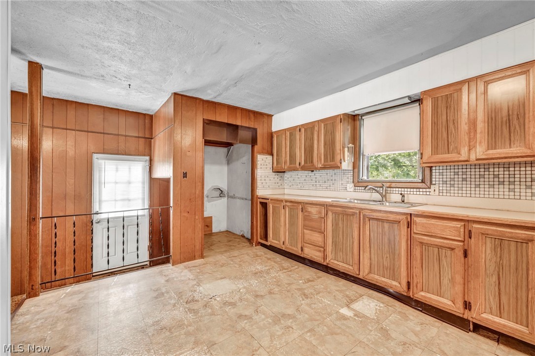 5452 Hauserman Road Parma OH 44130