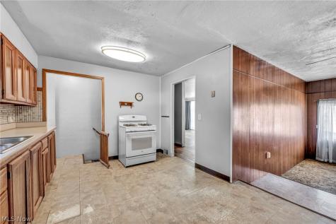 5452 Hauserman Road Parma OH 44130