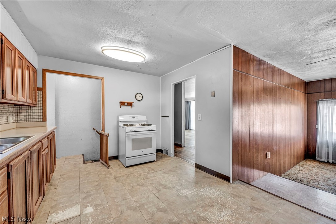 5452 Hauserman Road Parma OH 44130
