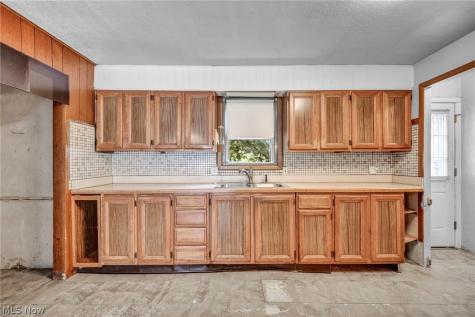 5452 Hauserman Road Parma OH 44130