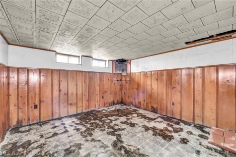 5452 Hauserman Road Parma OH 44130