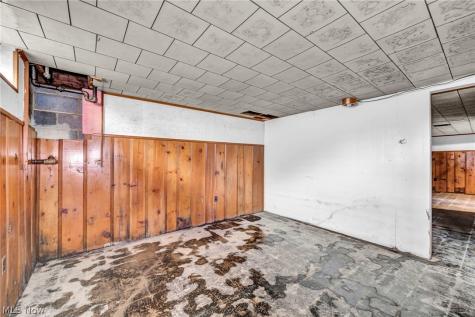 5452 Hauserman Road Parma OH 44130
