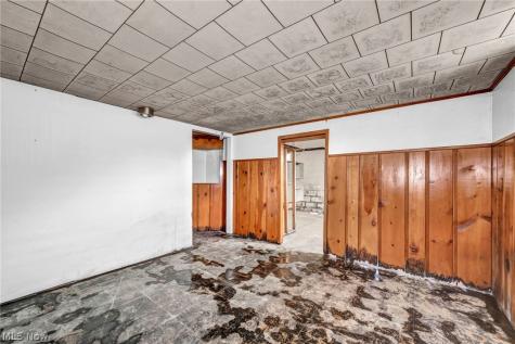 5452 Hauserman Road Parma OH 44130