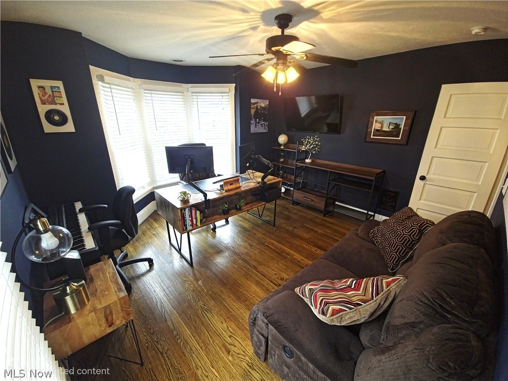 18810 Sloane Avenue Lakewood OH 44107