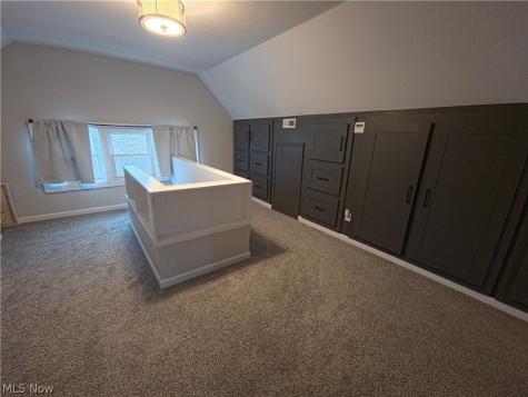 18810 Sloane Avenue Lakewood OH 44107