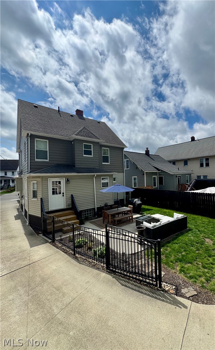 18810 Sloane Avenue Lakewood OH 44107