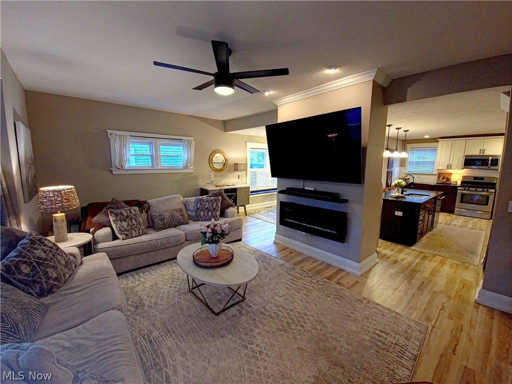 18810 Sloane Avenue Lakewood OH 44107
