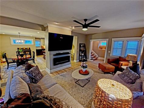 18810 Sloane Avenue Lakewood OH 44107