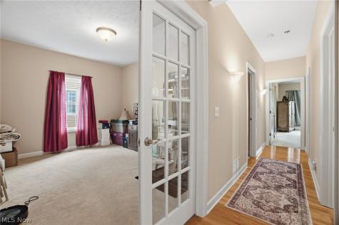 8220 Manor Gate Way Mentor OH 44060
