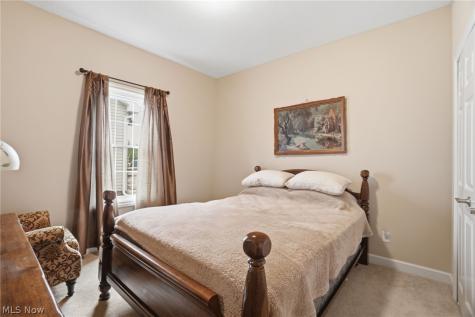 8220 Manor Gate Way Mentor OH 44060