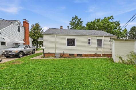 16285 Craigmere Drive Middleburg Heights OH 44130