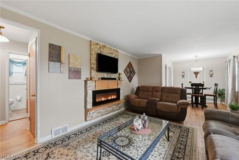 16285 Craigmere Drive Middleburg Heights OH 44130